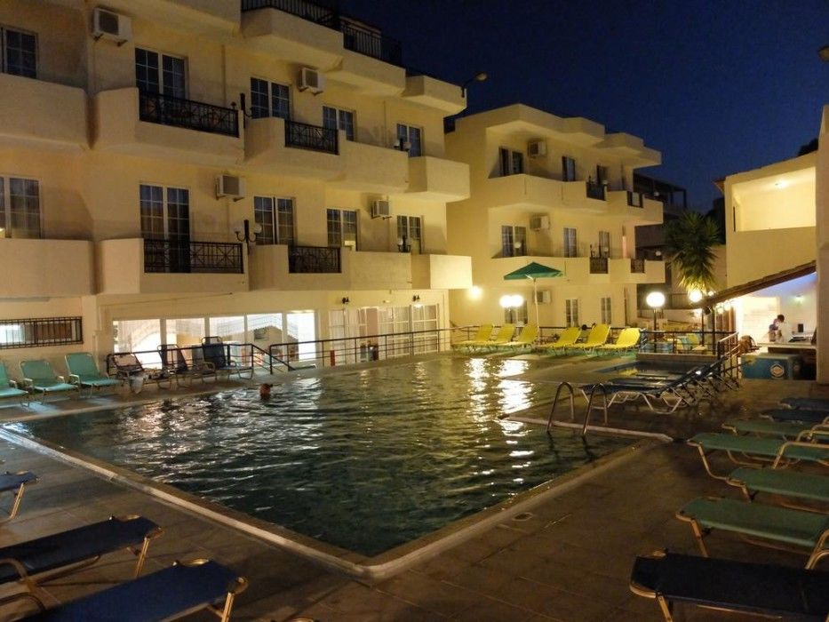 Castello Bianco Aparthotel Platanias Extérieur photo