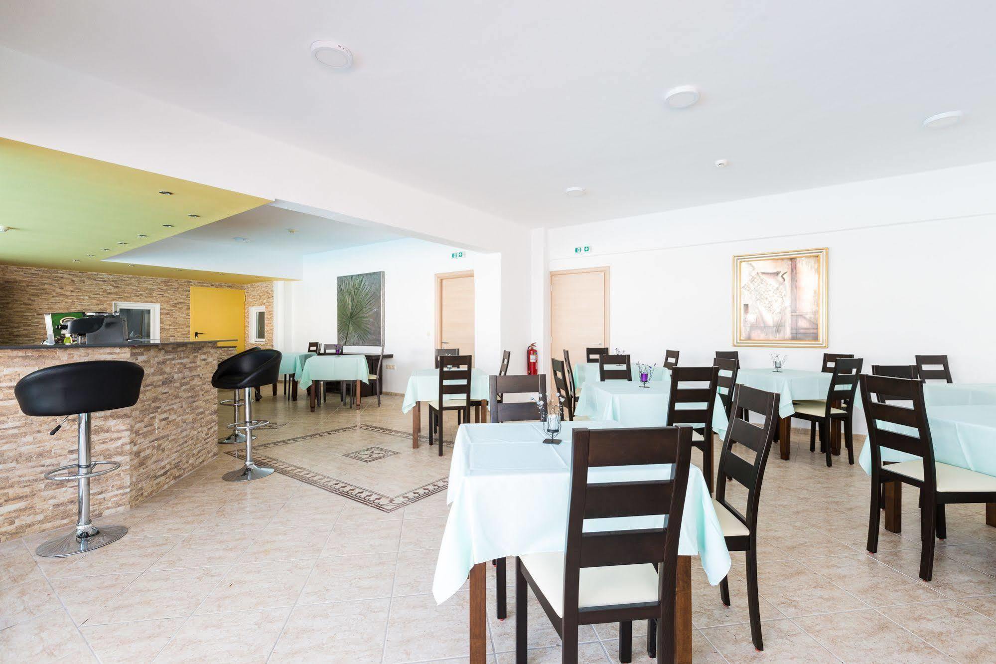 Castello Bianco Aparthotel Platanias Extérieur photo