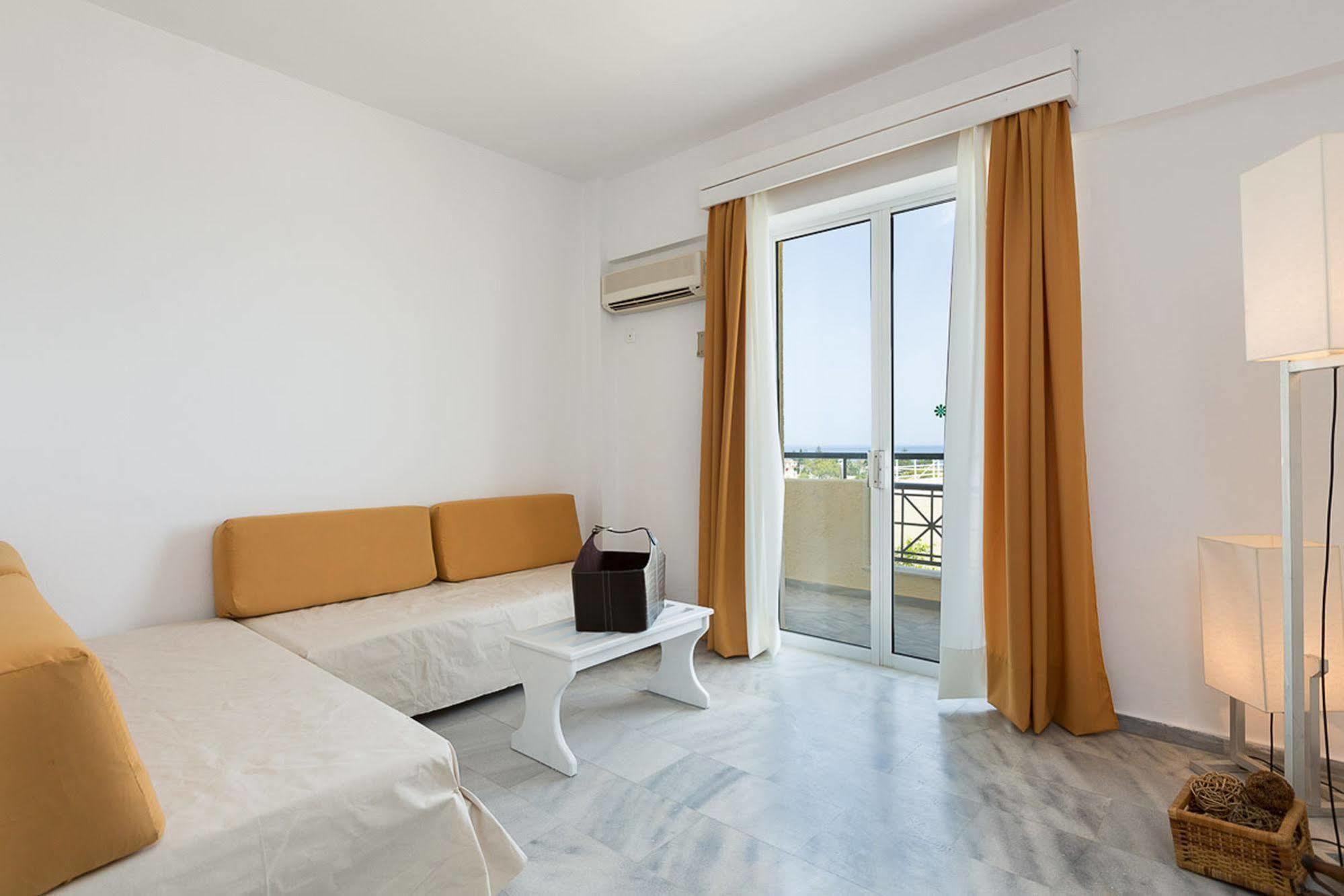 Castello Bianco Aparthotel Platanias Extérieur photo