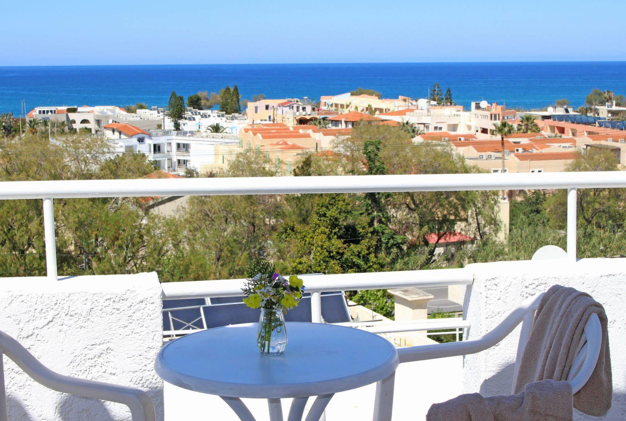 Castello Bianco Aparthotel Platanias Extérieur photo
