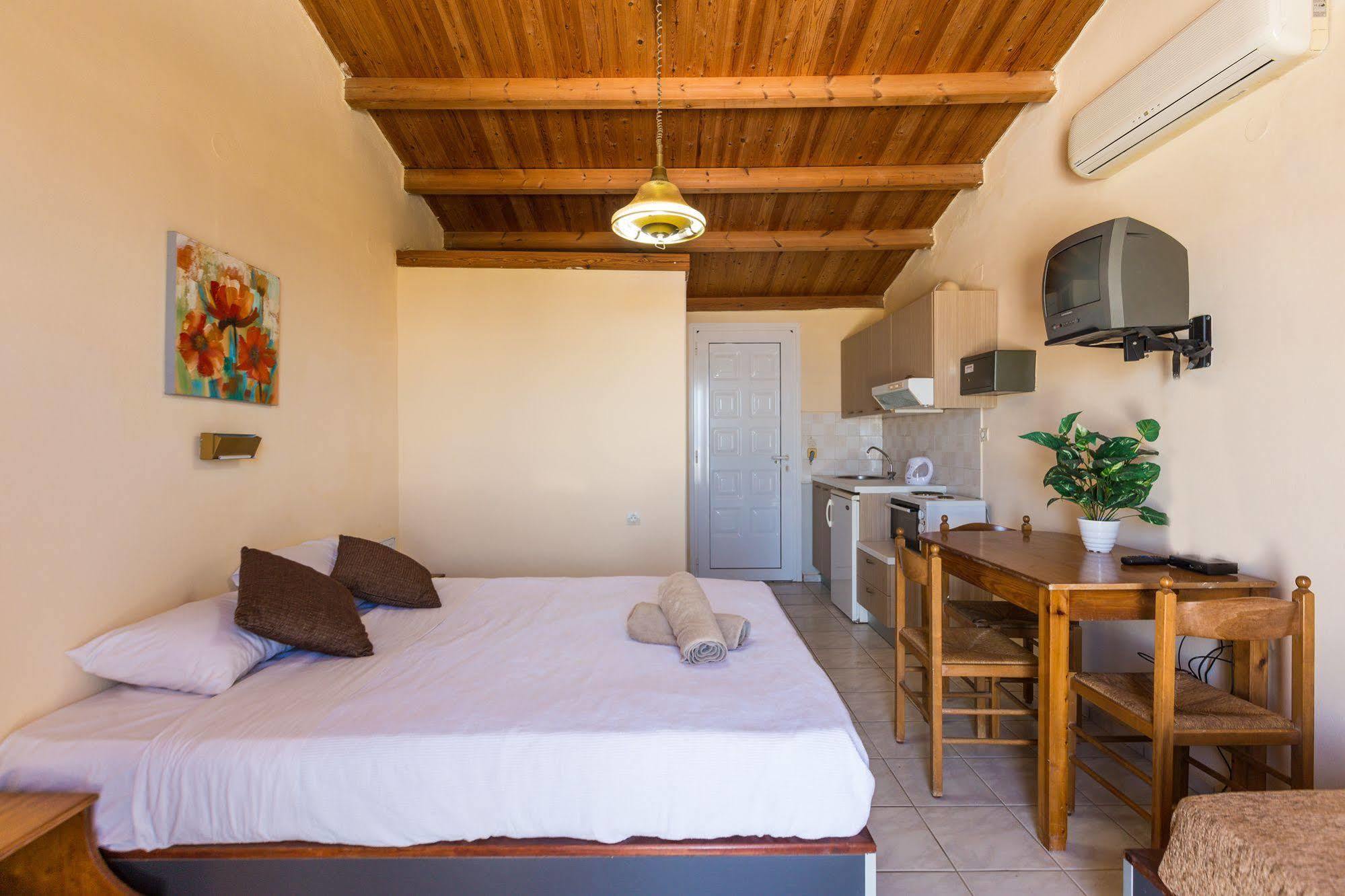 Castello Bianco Aparthotel Platanias Extérieur photo