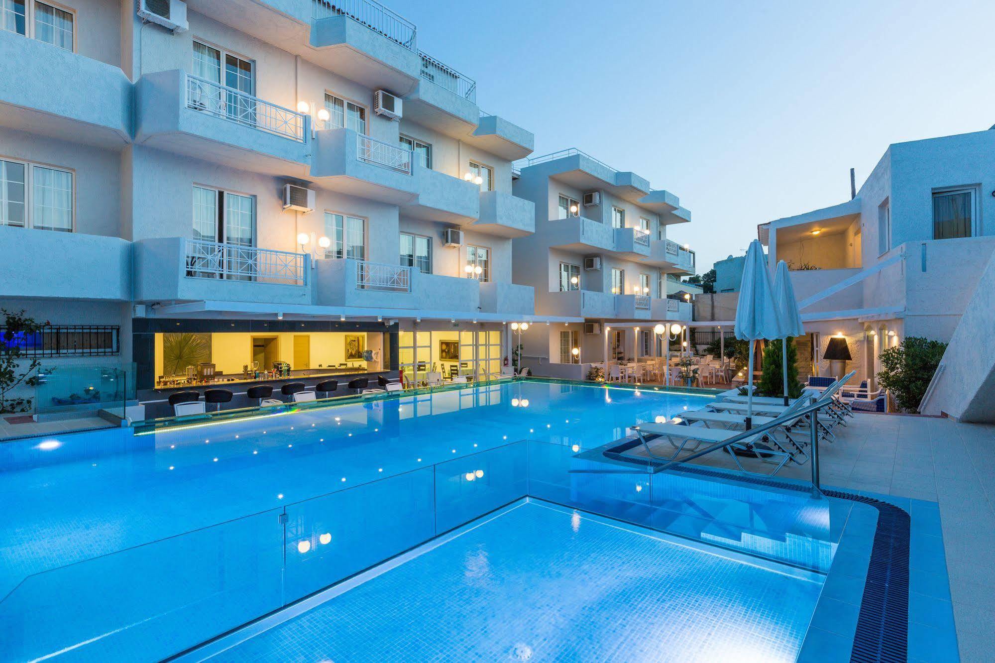 Castello Bianco Aparthotel Platanias Extérieur photo
